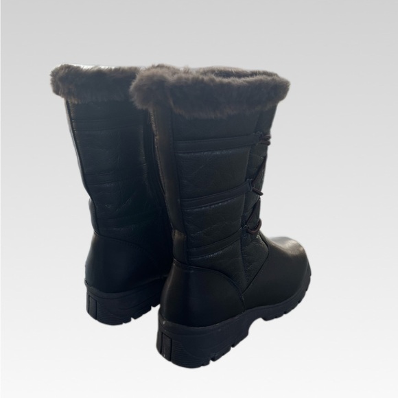 KHOMBU Women's dark  Brown Winter Boots size 7 BRAND NEW. - Picture 3 of 5